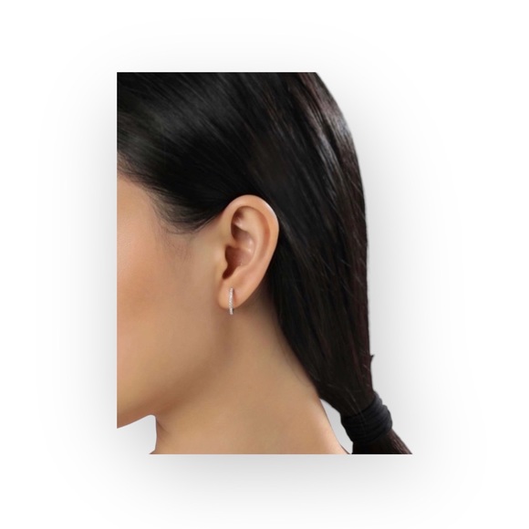 new Lassaire ❤︎ Simulated Diamond Pave Huggies Hoop Earrings ❤︎ Rose Gold Plated - Picture 4 of 16